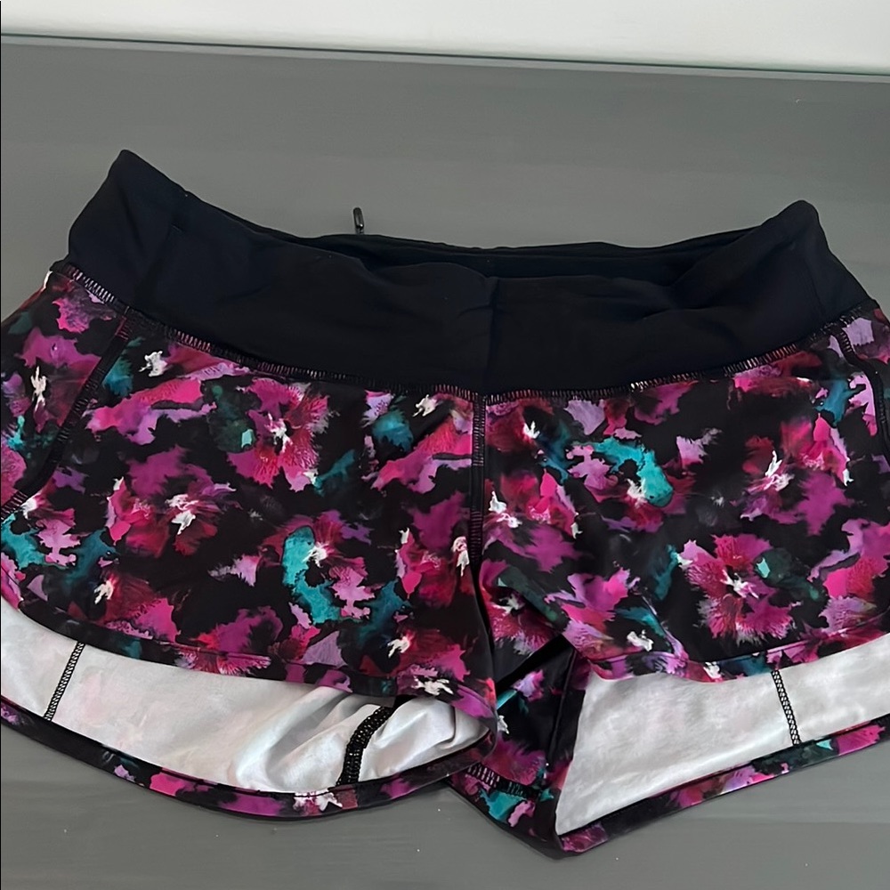 Lululemon Floral Women's Shorts size 6